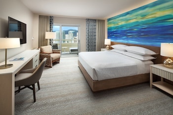 Room, 1 King Bed, Partial Ocean View