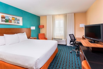 Room, 1 King Bed, Hearing Accessible (Roll-in Shower)