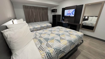 Deluxe Room, 2 Double Beds, Non Smoking, Refrigerator & Microwave