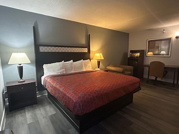 Deluxe Room, 1 King Bed, Smoking