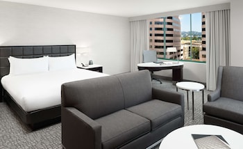 Room, 1 King Bed, Corner