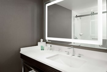 Room, Accessible, Bathtub (2 King Beds)