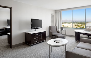 Deluxe Suite, 1 King Bed
