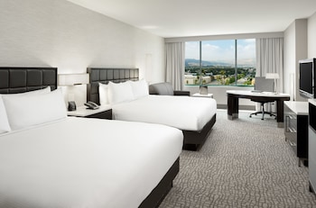 Room (2 King Beds)