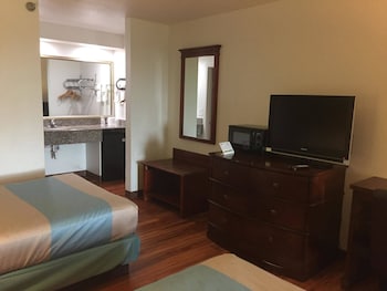 Standard Room, 2 Queen Beds, Non Smoking