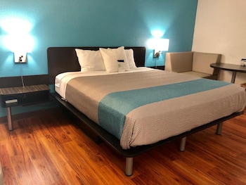 Standard Room, 1 King Bed, Smoking