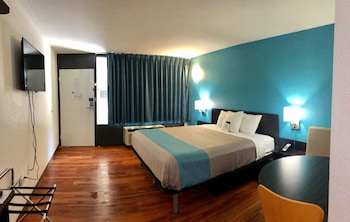 Standard Room, 1 King Bed, Smoking