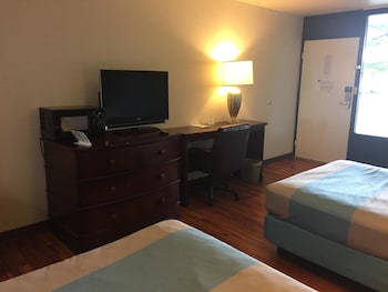 Standard Room, 2 Queen Beds, Non Smoking