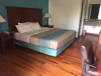 Standard Room, 1 King Bed, Smoking