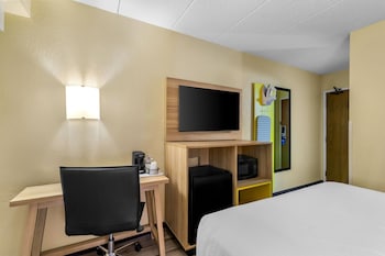 One Queen Bed, Non-Smoking