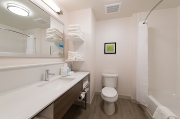 Room, 2 Queen Beds, Accessible, Non Smoking (hearing acc)