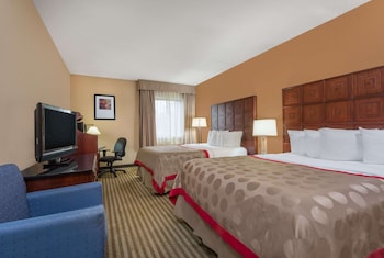 Room, 2 Queen Beds, Accessible, Non Smoking (Mobility, Bathtub w/Grab Bars)