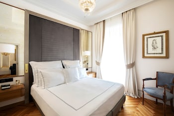 Deluxe Room (Inner Court)