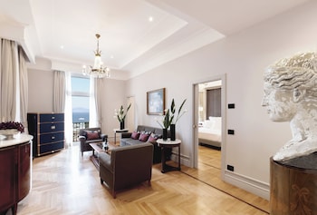 Executive Suite, Sea View