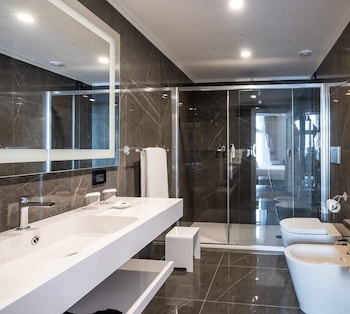 Executive Suite, Sea View