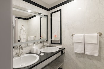 Deluxe Room, 2 Queen Beds, Sea View