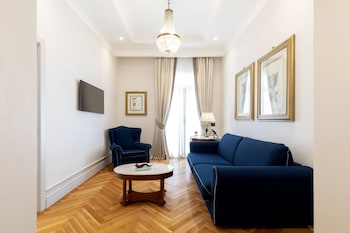 Deluxe Room (Inner Court)