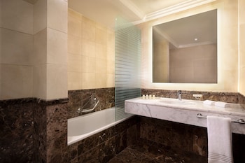 Suite, 1 King Bed, Tower