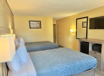 Standard Room, 2 Queen Beds, Non Smoking