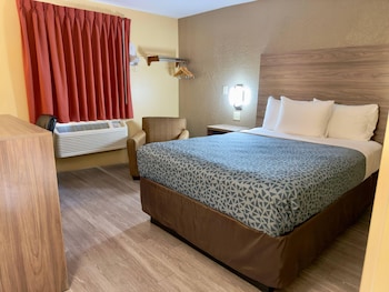 Standard Room, 1 Queen Bed, Non Smoking