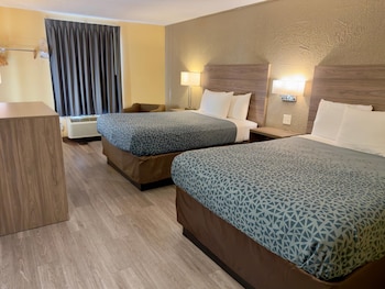 Standard Room, 2 Queen Beds, Non Smoking