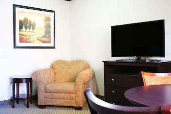 Suite, 1 Queen Bed with Sofa bed, Accessible