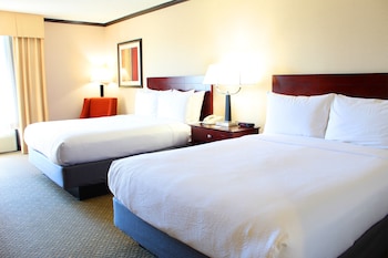 Room, 2 Queen Beds, Pool View