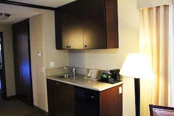 Suite, 1 King Bed with Sofa bed, City View