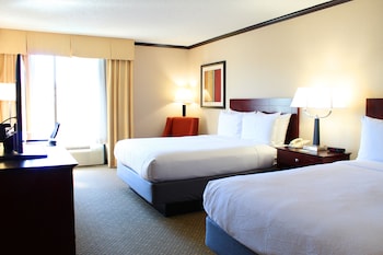 Room, 2 Queen Beds, Pool View