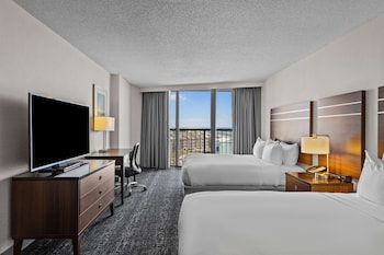 2 Queens 2 Room Suite, Whirlpool, Oceanfront, Balcony, Non Smoking