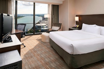 Room, 1 King Bed, River View