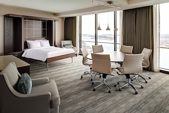 Larger 1 bedroom city View