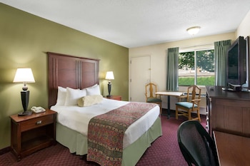 Room, 1 Queen Bed, Accessible, Non Smoking (Mobility,tub w grab bars)