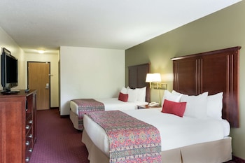 Room, 2 Queen Beds, Accessible, Non Smoking (Mobility,tub w grab bars)