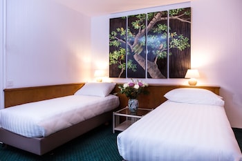 Apartment, Non Smoking, Kitchenette ( 2 separate single beds in the lounge)