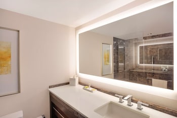 Premium Room, 2 Double Beds, Accessible (Hearing)