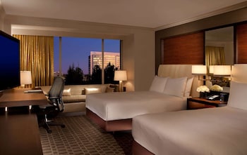 Premium Room, 2 Double Beds, Accessible (Hearing)