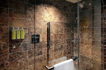 Premier Room, 2 Double Beds (High Floor)