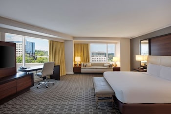 Deluxe Studio Suite, 1 King Bed