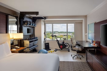 Room, 1 King Bed, Accessible (Mobility/Hearing, Fitness)