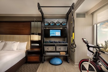 Room, 1 King Bed, Accessible (Mobility/Hearing, Fitness)