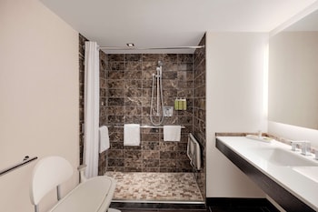 Standard Room, 1 King Bed, Accessible (Hearing)