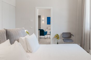 Suite (Open)