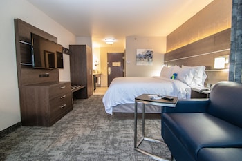 Suite, 1 King Bed, Balcony, City View