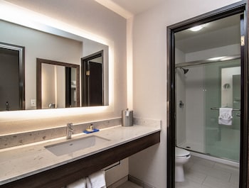 Suite, 1 King Bed, Balcony, City View