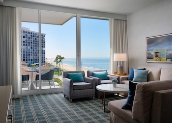 The Views Ocean View Suite 1 King
