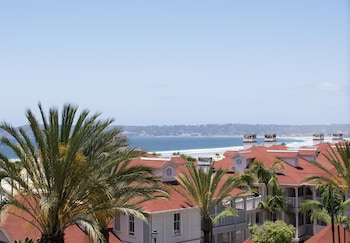 Victorian Oceanview Balcony 2Q Hearing Access