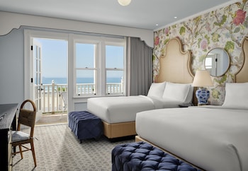Victorian Oceanfront Balcony 2Q