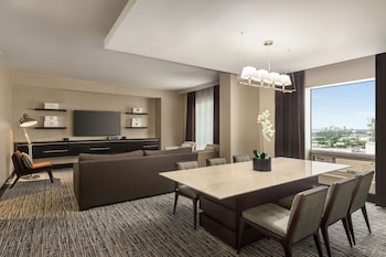 Suite, 1 King Bed, Non Smoking