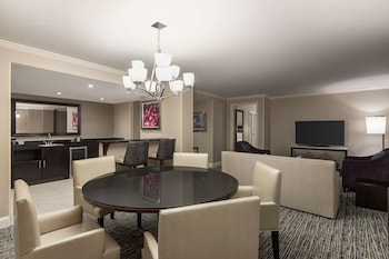 Suite, 1 King Bed